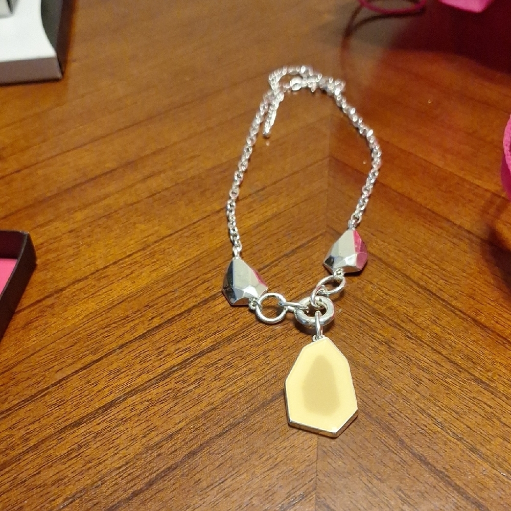 Elegant Silver and Gold Pendant Necklace